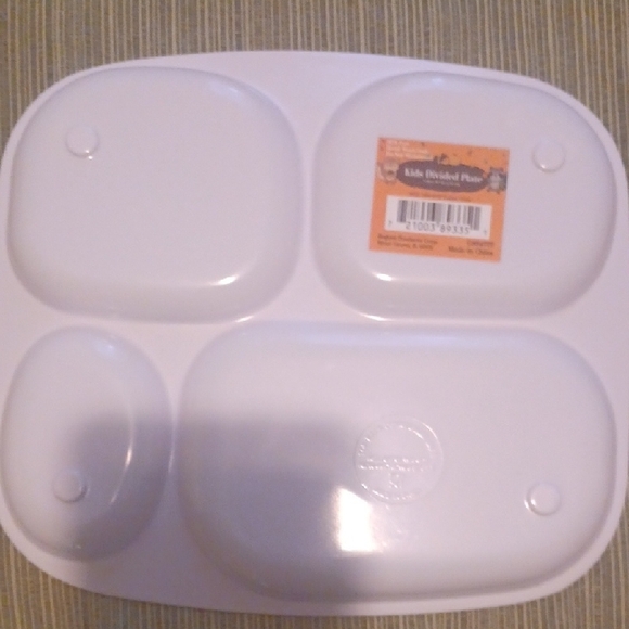 Colorful Animal-Themed Divided Plates - Picture 7 of 9